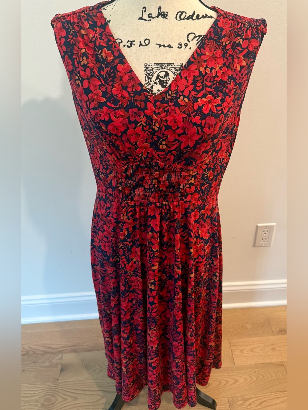 London Times Red & Blue Floral Sleevekess Fit and Flare Dress Smocked Waist sz L